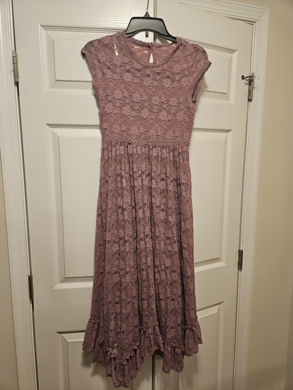 Girls Size 14 Elegant Lace Midi Dress in Dusty Mauve